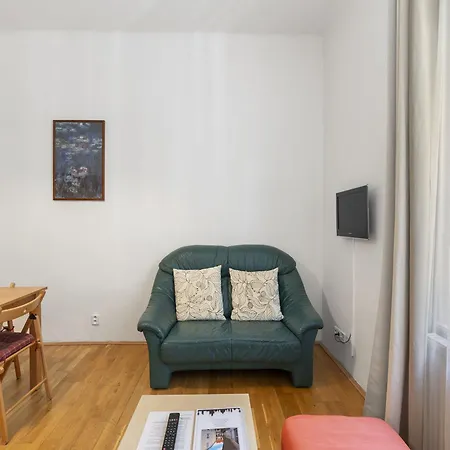 Old Town Home-2 By Interhome * Praga
